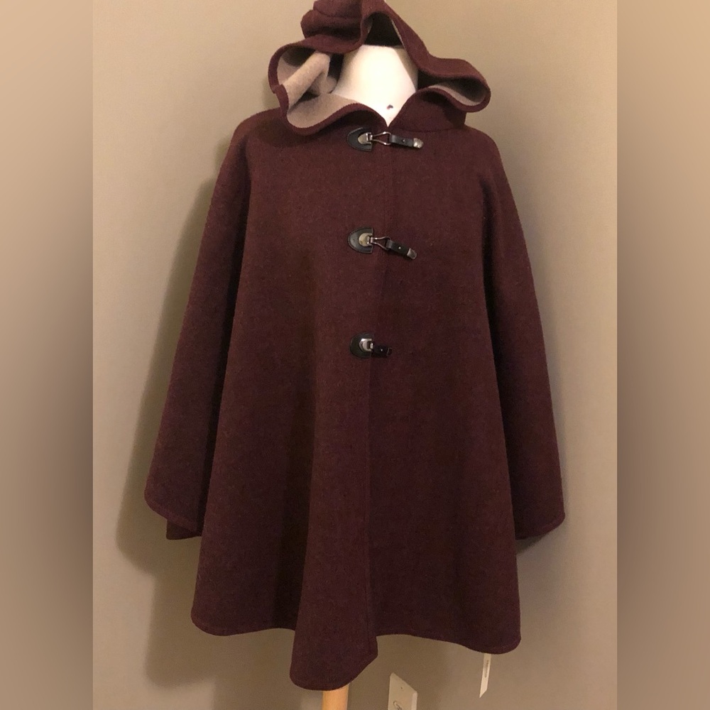 NWT Cape Bordeaux Buckets at Neck